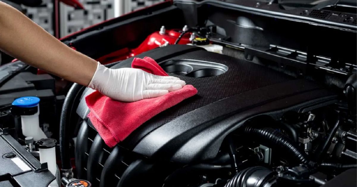 Các dụng cụ cần thiết khi vệ sinh khoang máy ô tô
