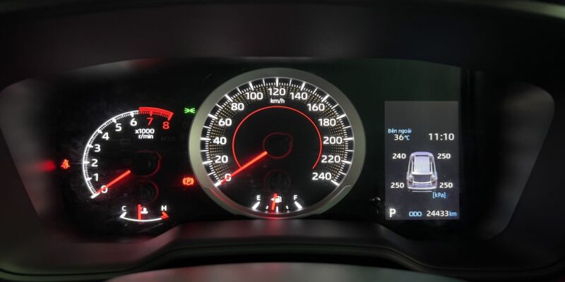 Đánh giá chi tiết thiết kế ICAR Ellisafe I3C theo xe Toyota Cross